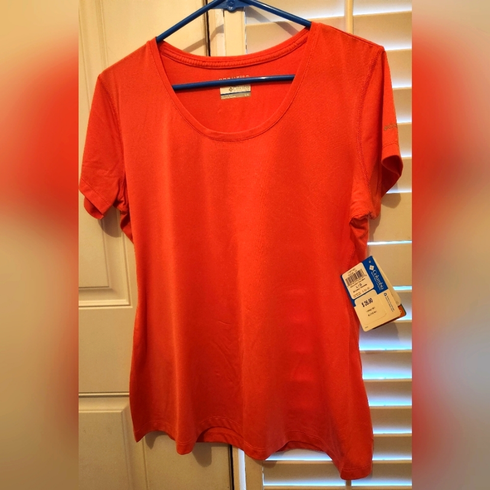 Columbia Coral Weather Wicking Exercise Short Sleeved Sports Top SZ Large/Grande